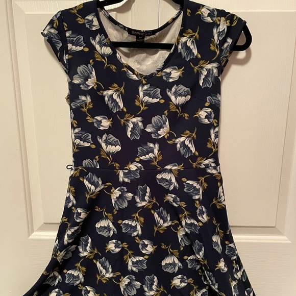 NWOT Navy blue dress with floral print - Picture 1 of 2